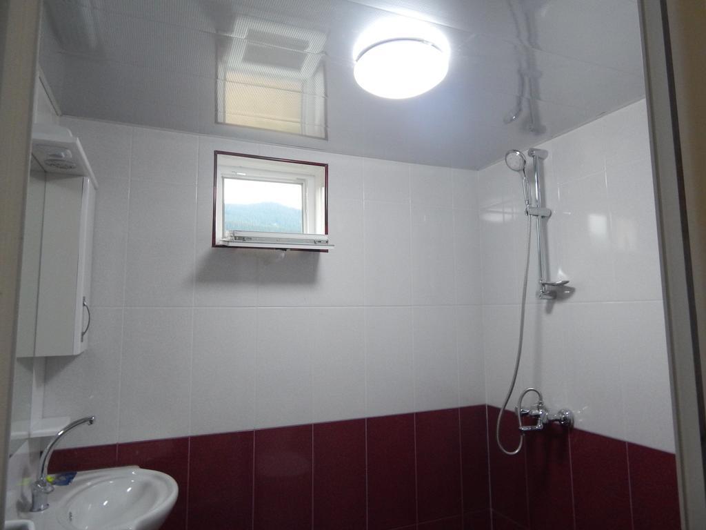 Valodia Guest House In ميستيا المظهر الخارجي الصورة